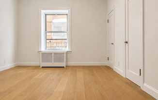 316 W 79 ST