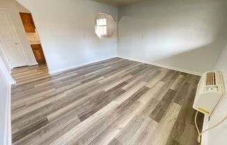 Updated 1br - Enjoy the convenient location and clean, quiet living in the heart of town!