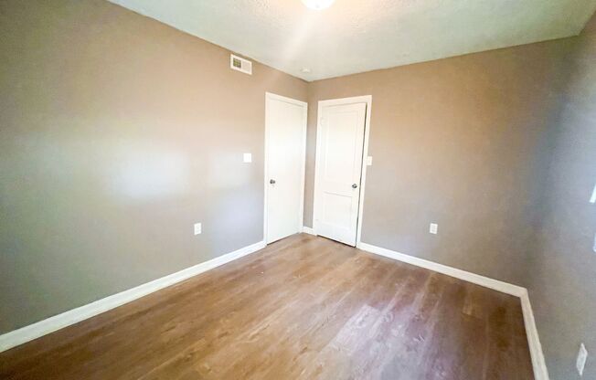 2 beds, 1 bath, 500 sqft, $999, Unit 2118 N Admiral Dr