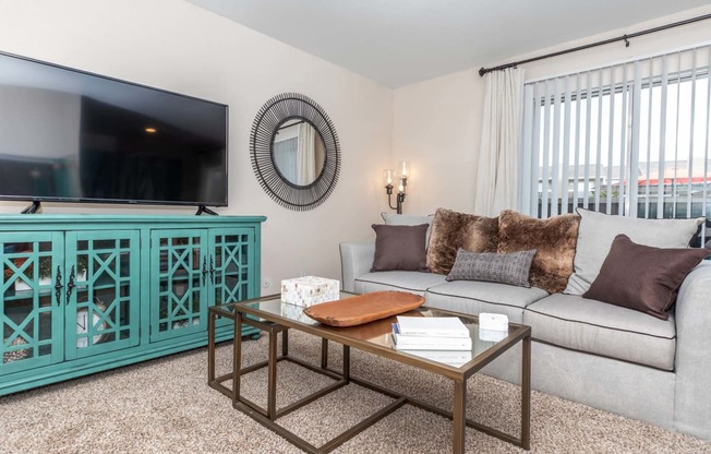 Living room at Royal Wildewood Manor Apartments, Clute, Texas
