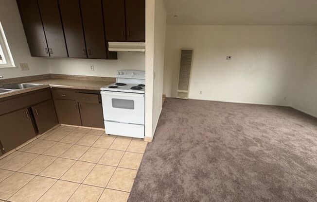 1 bed, 1 bath, $1,950, Unit 20