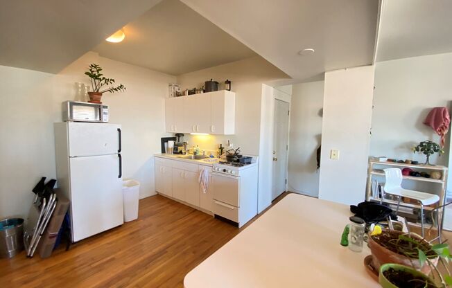 1 bed, 1 bath, 550 sqft, $1,695, Unit 5959-301