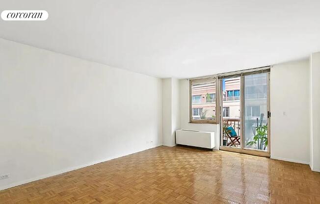 Studio, 1 bath, 430 sqft, $3,500, Unit 4BB