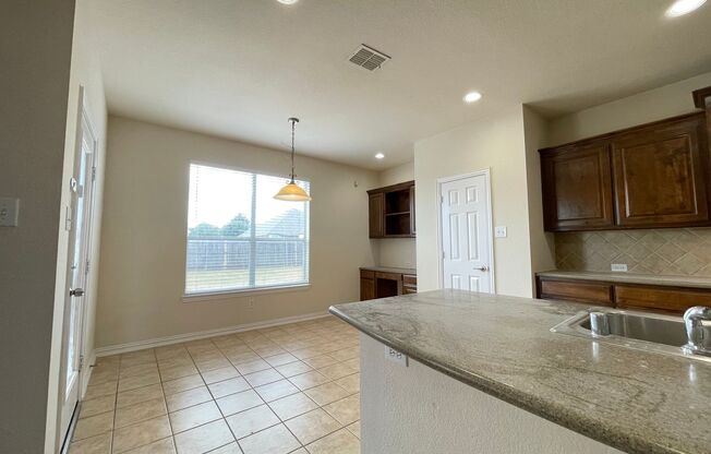 4 beds, 3.5 baths, $2,750