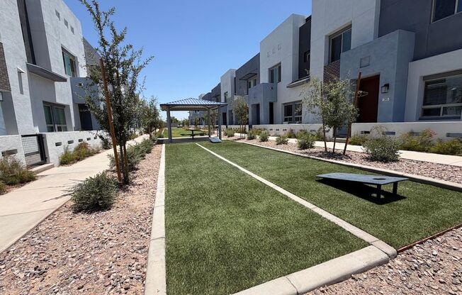 3 beds, 2.5 baths, $2,195, Unit # 22