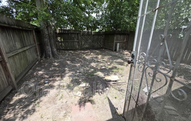 12740 SHANNON HLS DR