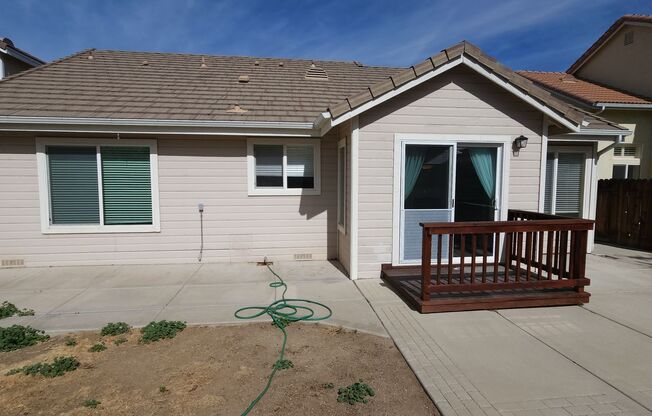 3 beds, 2 baths, $2,600