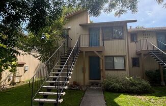 Quiet Upstairs 1 Bedroom 1 Bathroom Apartment Located in Santa Rosa's Larkfield Neighborhood with Garage