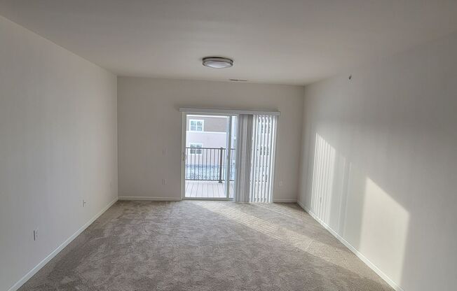 3 beds, 2 baths, 1,344 sqft, $1,665, Unit 336