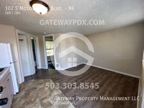 102 S McLoughlin Blvd