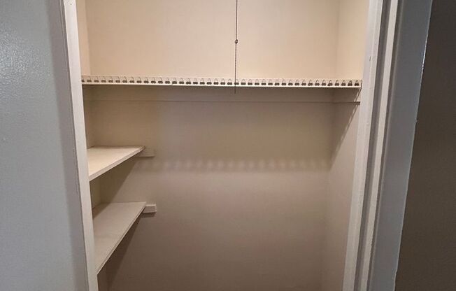 1 bed, 1 bath, 550 sqft, $1,195, Unit H08