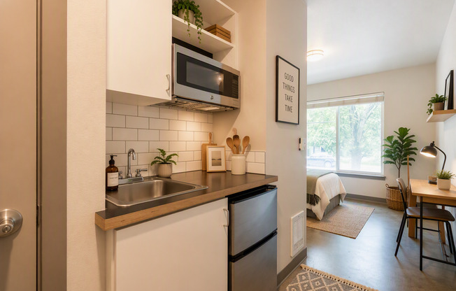 Studio, 1 bath, 199 sqft, $995, Unit 411