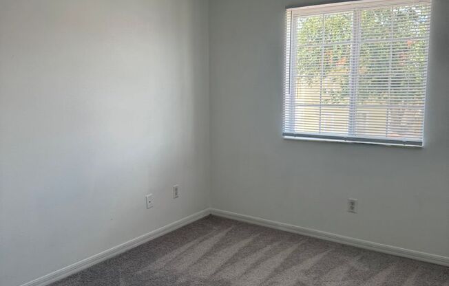 3 beds, 2.5 baths, $1,700