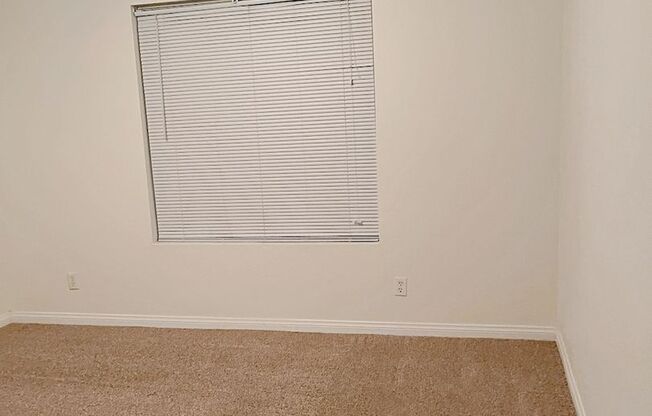 3 beds, 2 baths, $1,600, Unit Unit 2201