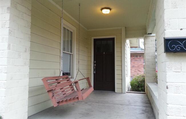 3br/2ba home in U of M area. NO CARPET! All appliances included! Pets are welcome, fees apply.