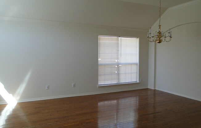 A great house in great condition at great location with community pool in Frisco