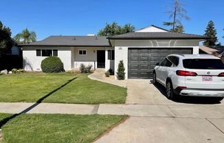 Clovis 3/2 with Large Lot