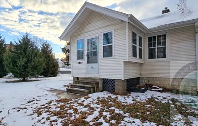 A "Must See" 2bd/1ba Beautiful home!