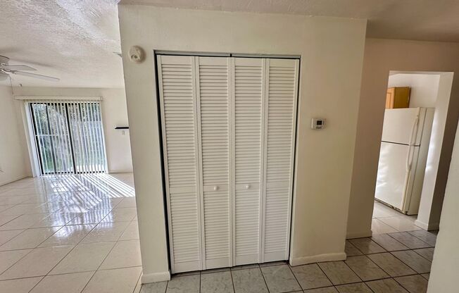 2 beds, 1 bath, $1,350, Unit # #C