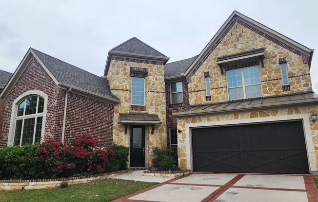 This 3,917 square foot single family home has 5 bedrooms and 3.5 bathrooms.