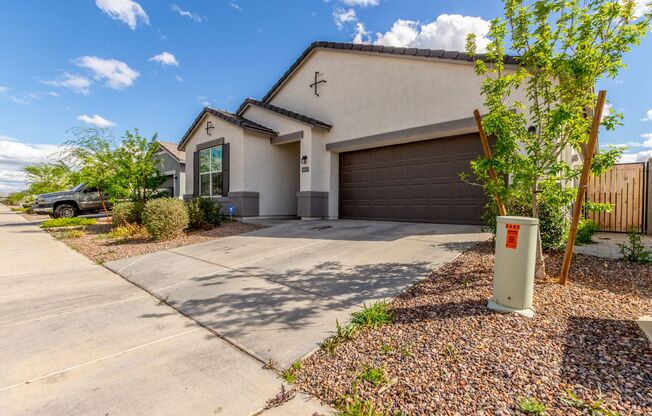 BEAUTIFUL 4 bed, 3 bath home in Laveen!!