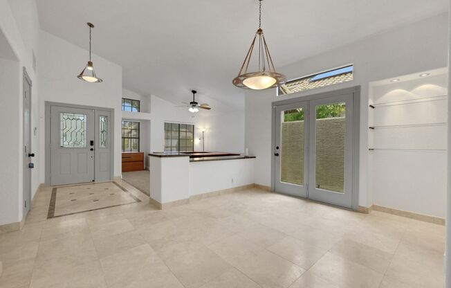 SUMMERLIN: 3/2 House with Multiple Living Areas, Home Office, Large Private Covered Patio