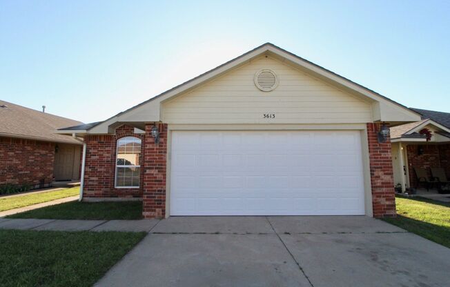 Move in Special.  1/2 month off on a 13 month lease. 3613 Ellis Ave  -  Moore