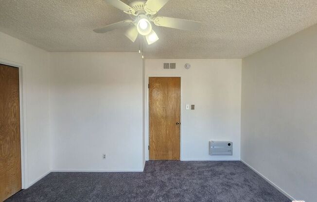 1 bed, 1 bath, 1,050 sqft, $1,800, Unit 3