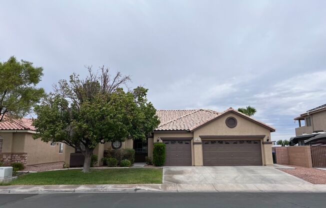 GREEN VALLEY SINGLE STORY HOME IN GATED COMMUNITY