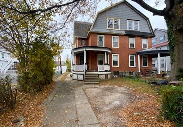 16 N RIGBY AVE