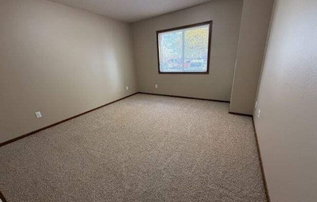 1 bed, 1 bath, 732 sqft, $1,090, Unit 105