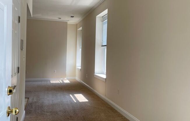 3 beds, 1 bath, 1,000 sqft, $1,999, Unit 515-F