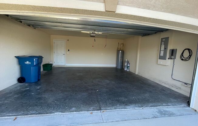 3 beds, 2 baths, $2,500