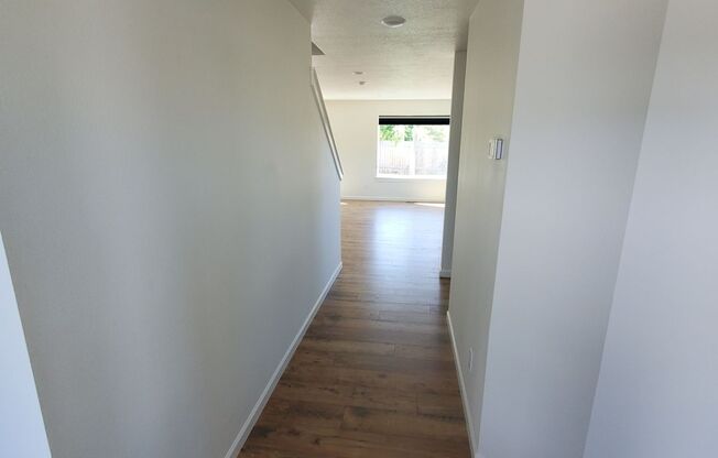 Dog Friendly 3bed : 2.5 bath home w/ Garage   50% off first full month of rent with signing of 1 year of lease!