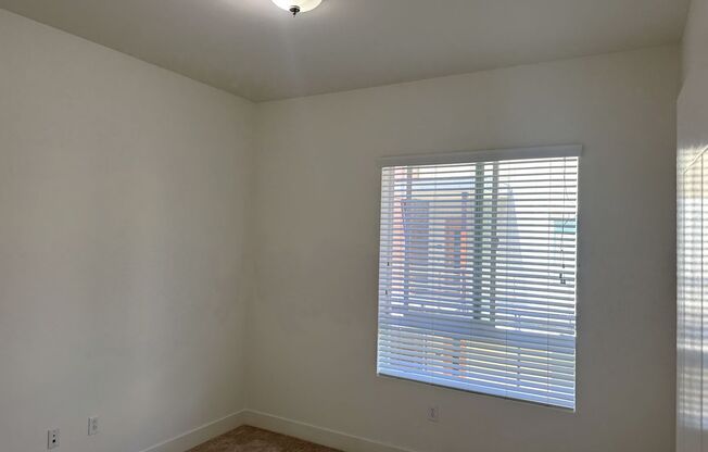 Beautiful 2+2, Bonus Room & balcony in PLAYA VISTA, every amenity, top floor