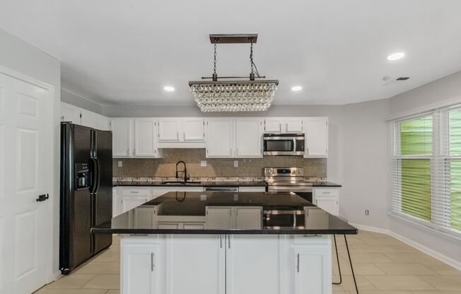 3 beds, 2 baths, $2,800