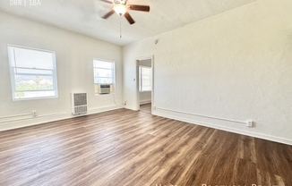 800 N Las Palmas Ave