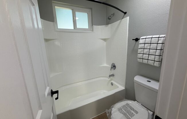 1 bed, 1 bath, 540 sqft, $2,110, Unit 360-12