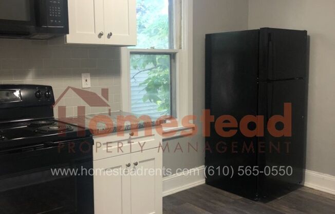 2 beds, 1 bath, $1,300