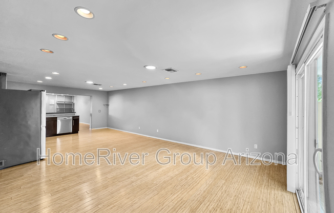 7613 E MINNEZONA AVE