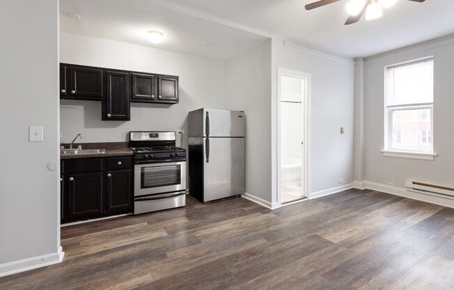 Studio, 1 bath, 278 sqft, $1,350, Unit 301