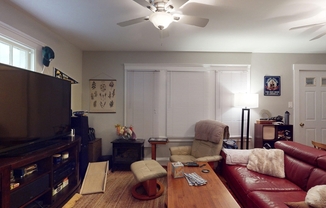 3 beds, 1 bath, 1,000 sqft, $3,300, Unit 1