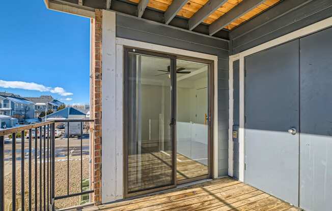 Apartment Balcony at Horizon East Apartments