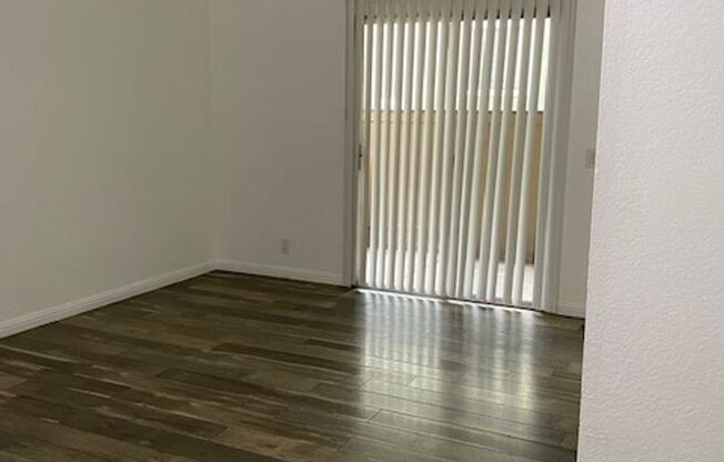 Recently remodeled spacious townhome with Refrigerator, Washer & Dryer and Garage parking