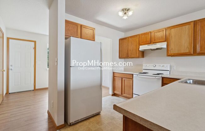 Spacious Two Bedroom Home in SE Portland!