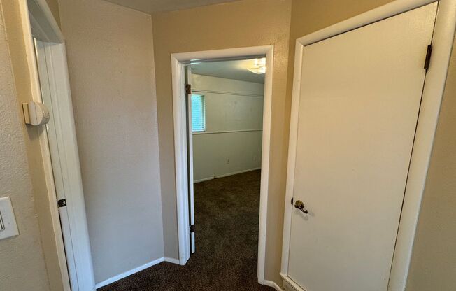 3 beds, 1 bath, $1,095