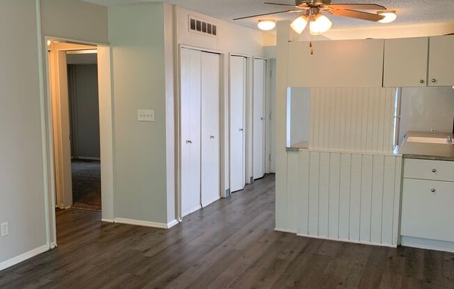 2 beds, 1 bath, 764 sqft, $900, Unit 57C