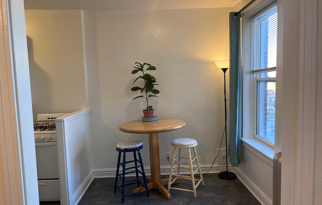 Studio, 1 bath, 400 sqft, $985, Unit 510