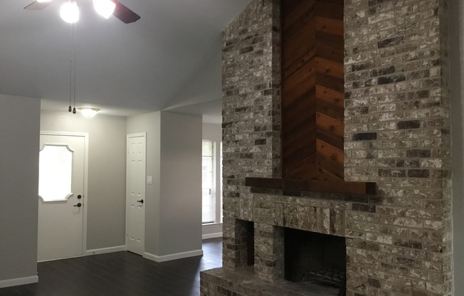 Great home in Buttercup Creek!