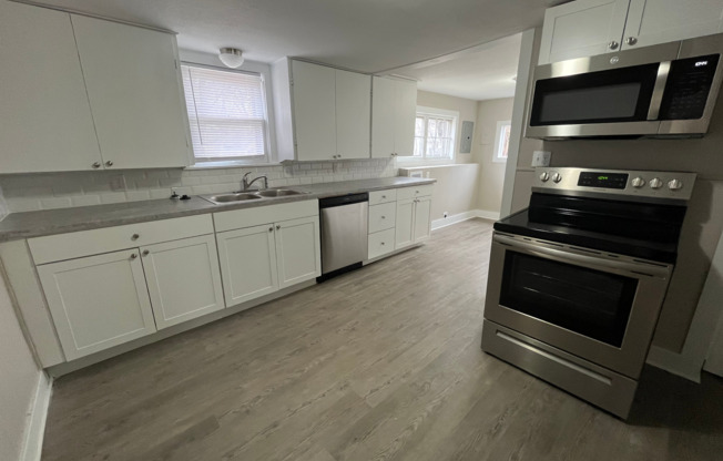 3 Bed/1 bath home with 2 car garage for rent!